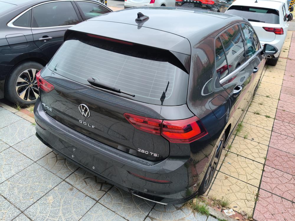 Volkswagen Golf 2023 car image #6