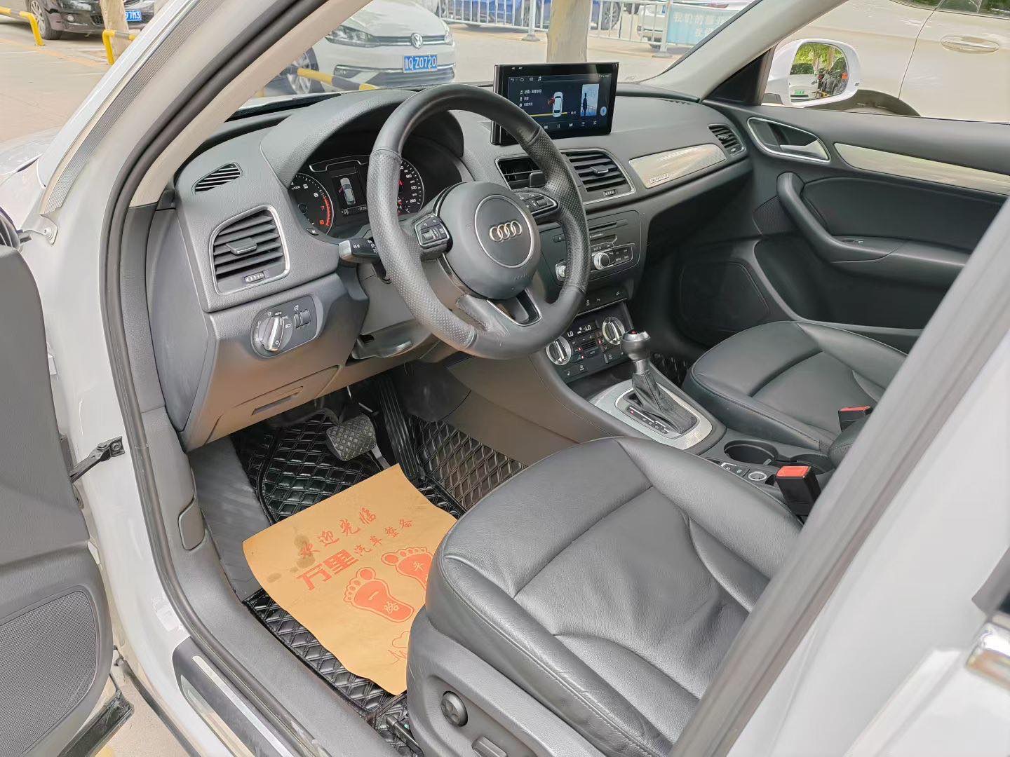 Audi Q3 2015 car image #6