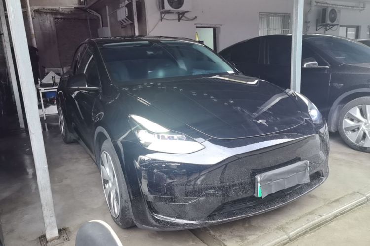 Tesla Model Y 2022 car image #4