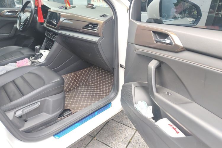 Volkswagen Tharu 2023 car image #21
