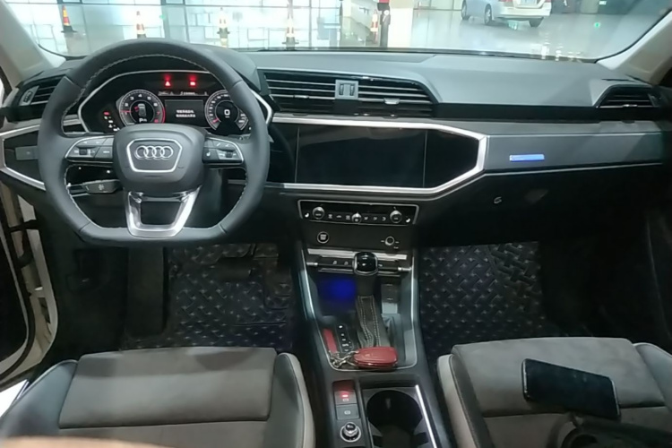 Audi Q3 2023 #10 Audi Q3 2023 car image #10
