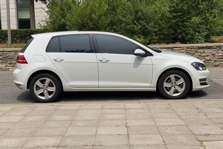 Volkswagen Golf 2015 car image #5