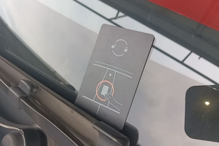 Tesla Model Y 2021 #9 Tesla Model Y 2021 car image #9