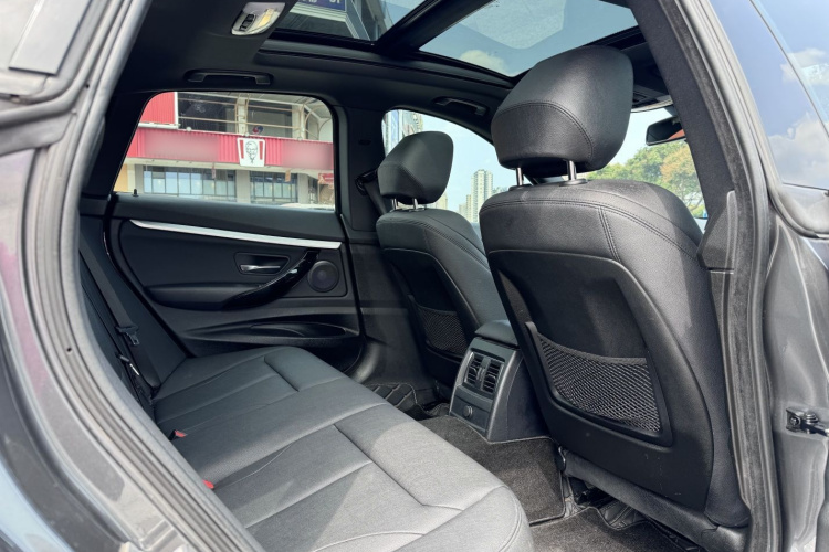 BMW 3 Series GT 2019 car image #15