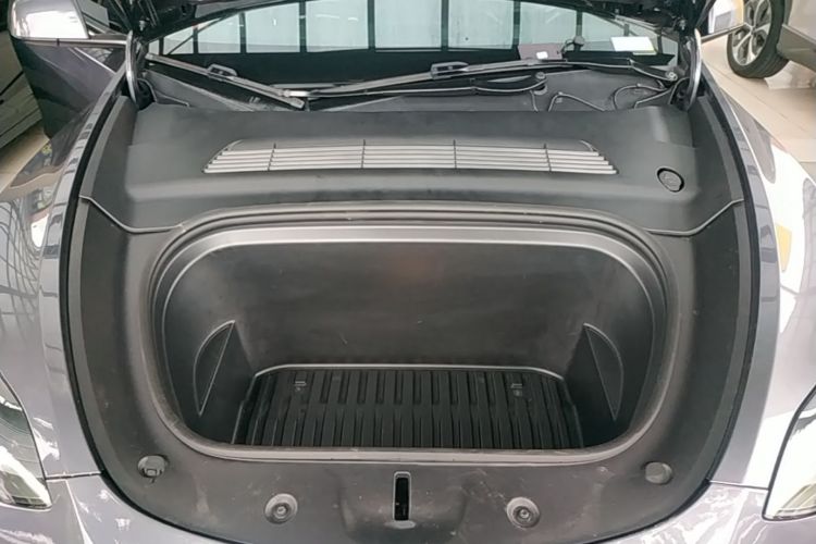 Tesla Model Y 2021 #20 Tesla Model Y 2021 car image #20