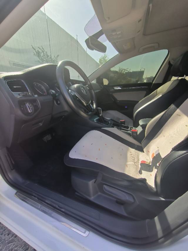 Volkswagen Golf 2018 car image #4