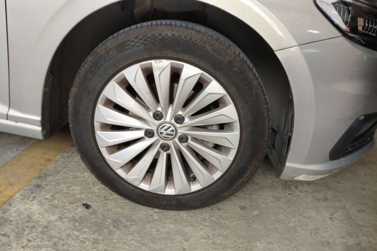 Volkswagen Lavida 2019 car image #9