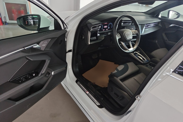 Audi A3 2025 صورة سيارة #16