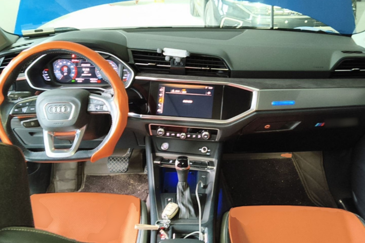 Audi Q3 2019 #11 Audi Q3 2019 car image #11