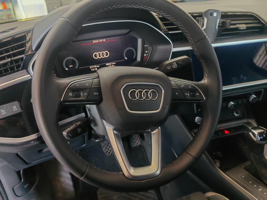 Audi Q3 2023 immagine di auto #13