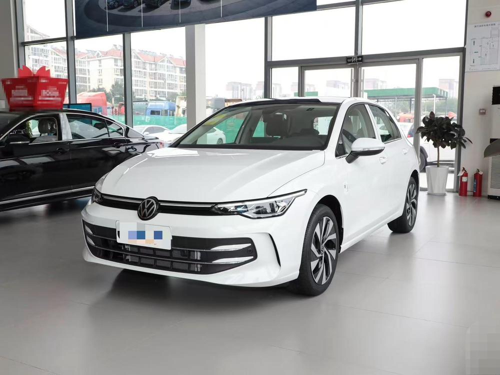 Volkswagen Golf 2025 Volkswagen Golf 2025 صورة سيارة