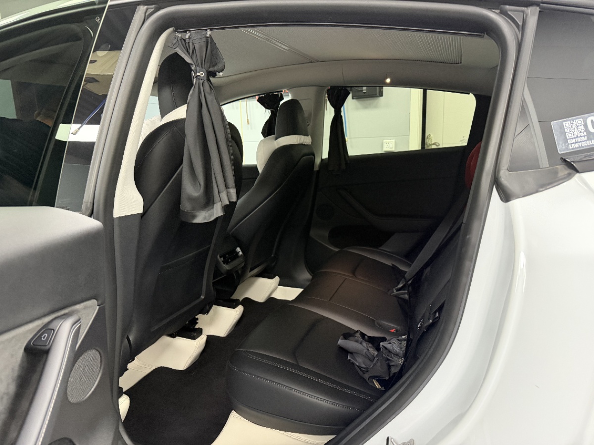 Tesla Model Y 2023 car image #4