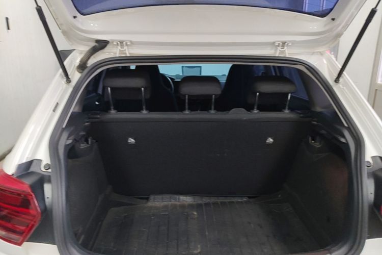 Volkswagen Polo 2020 car image #19