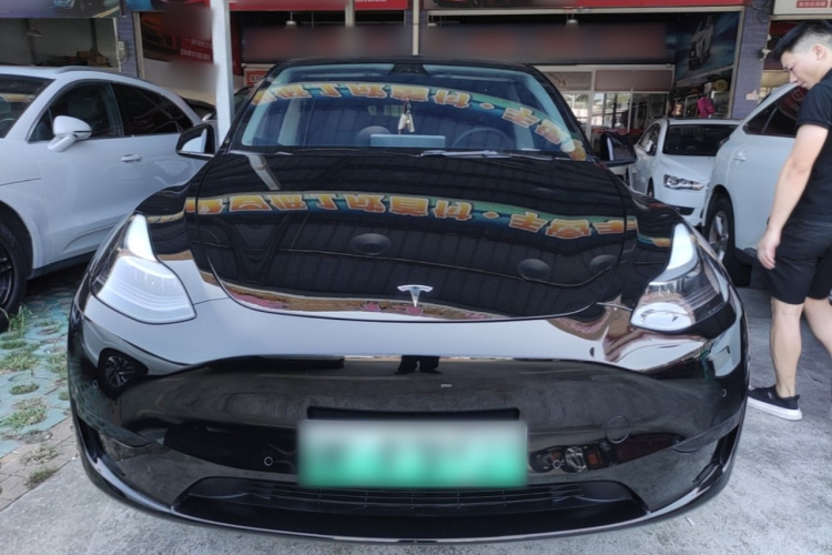 Tesla Model Y 2022 car image #3