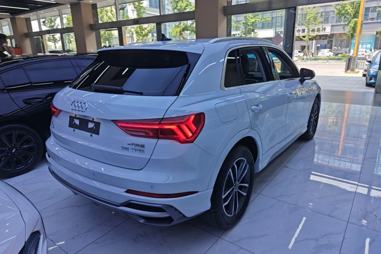 Audi Q3 2023 #7 Audi Q3 2023 car image #7