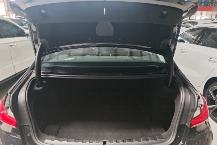 BMW 3 Series 2024 immagine di auto #21