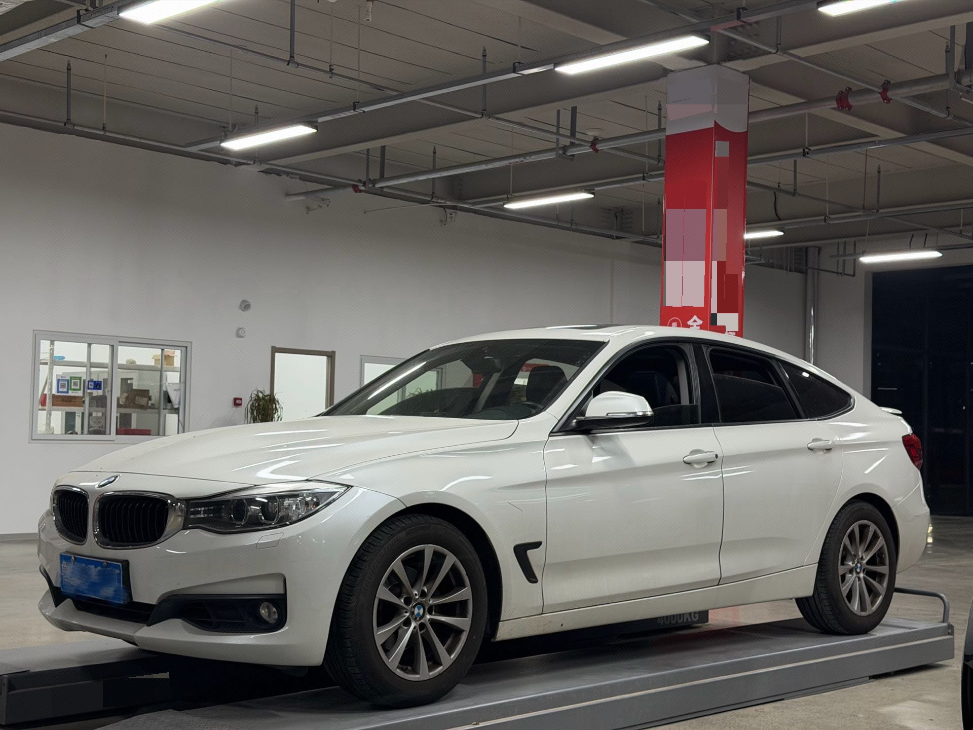 BMW 3 Series GT 2014 BMW 3 Series GT 2014 car image