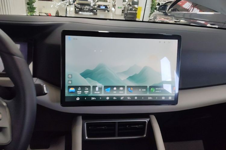 BYD YuanUP 2025 изображение автомобиля #13