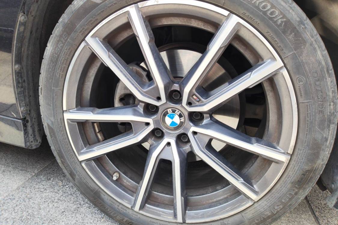 BMW 3 Series 2024 #9 BMW 3 Series 2024 imagem de carro #9