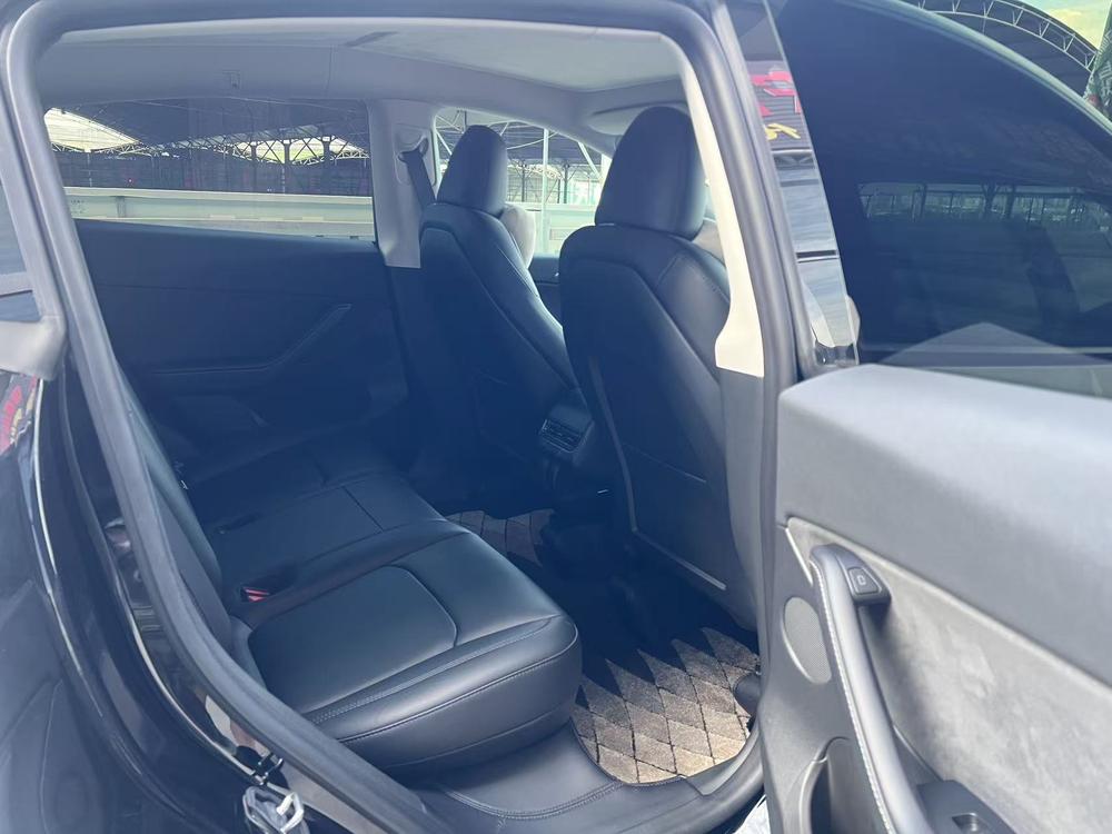 Tesla Model Y 2023 #9 Tesla Model Y 2023 car image #9