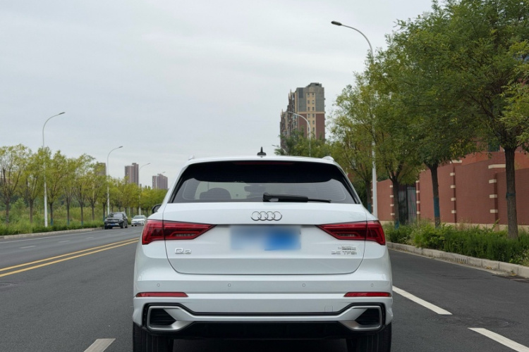 Audi Q3 2024 car image #4