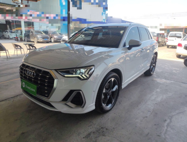 Audi Q3 2022 immagine di auto 