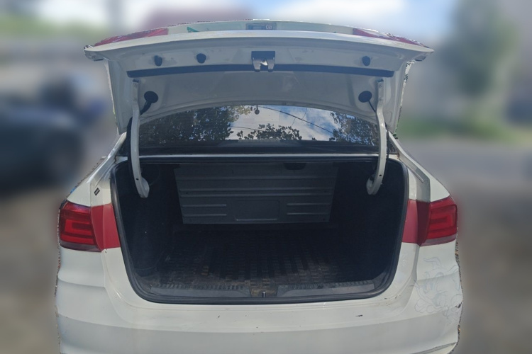 Volkswagen Santana 2018 car image #21
