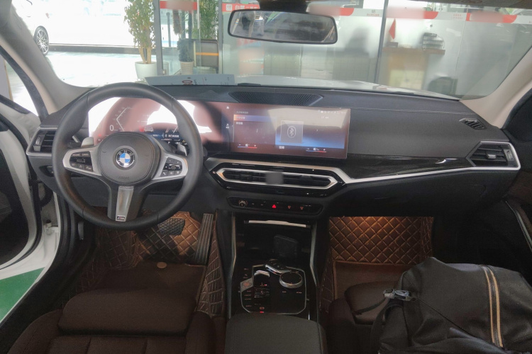 BMW 3 Series 2023 car image #10