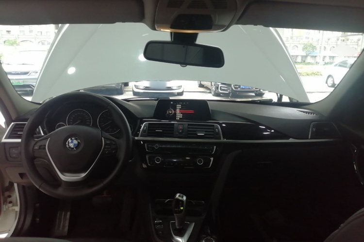 BMW 3 Series 2016 car image #11
