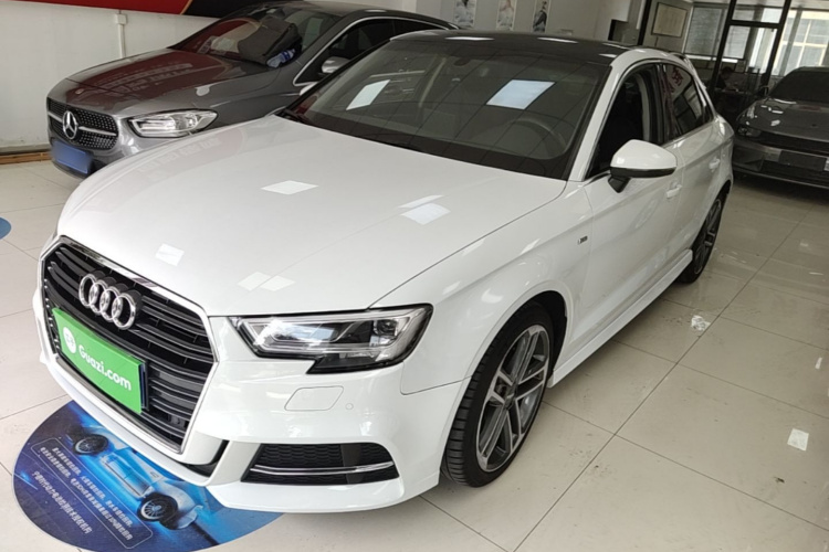 Audi A3 2018 car image #2