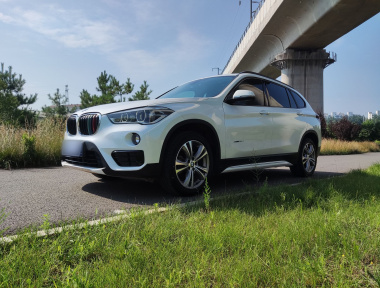 BMW X1 2018 BMW X1 2018 car image