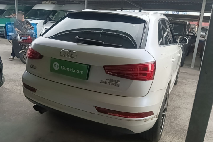 Audi Q3 2019 car image #7
