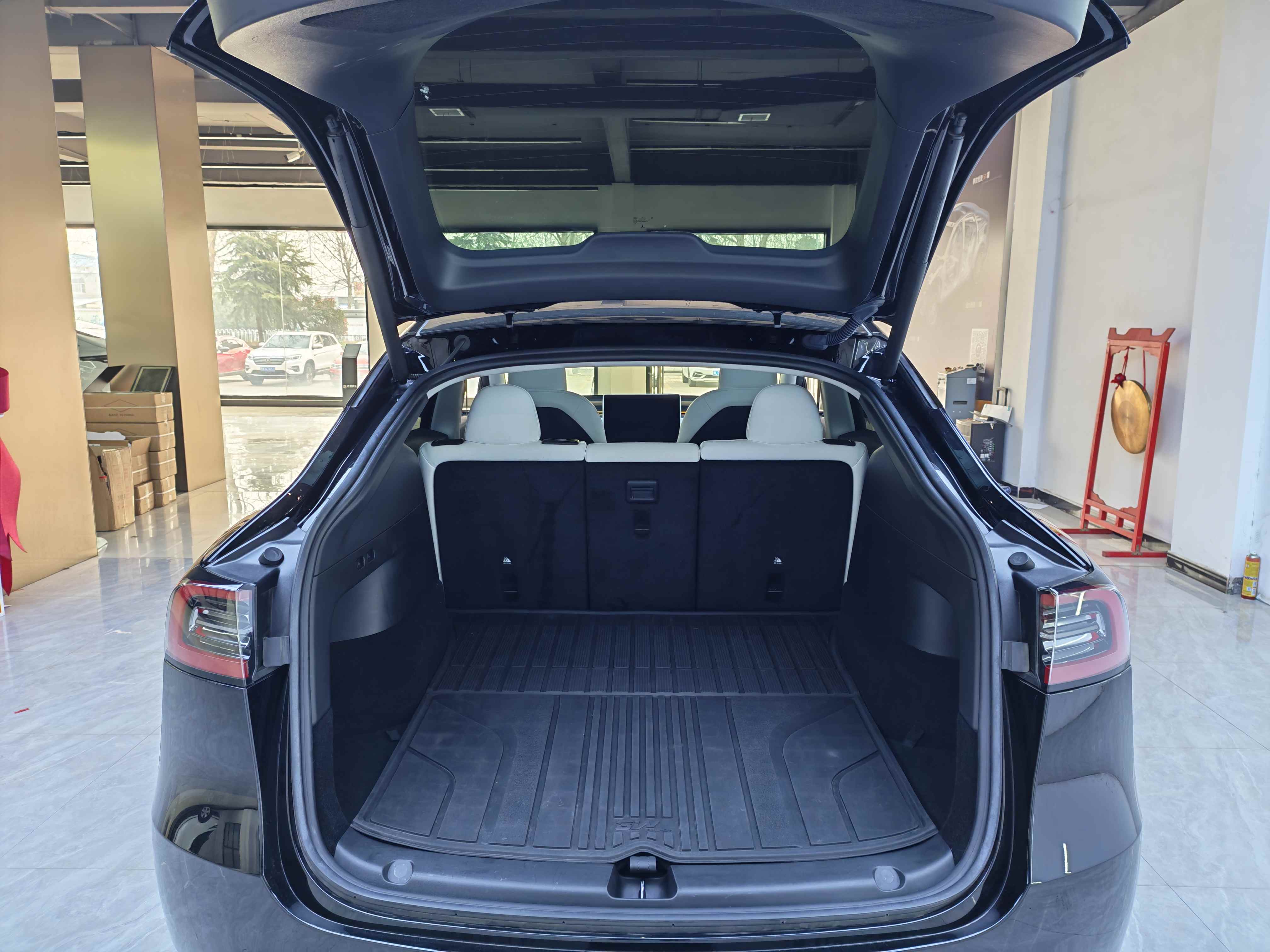 Tesla Model Y 2023 #8 Tesla Model Y 2023 car image #8