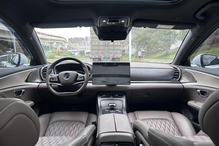 BYD Han 2022 car image #11