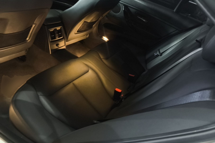 BMW 3 Series 2017 car image #17