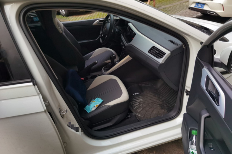 Volkswagen Polo 2025 car image #27