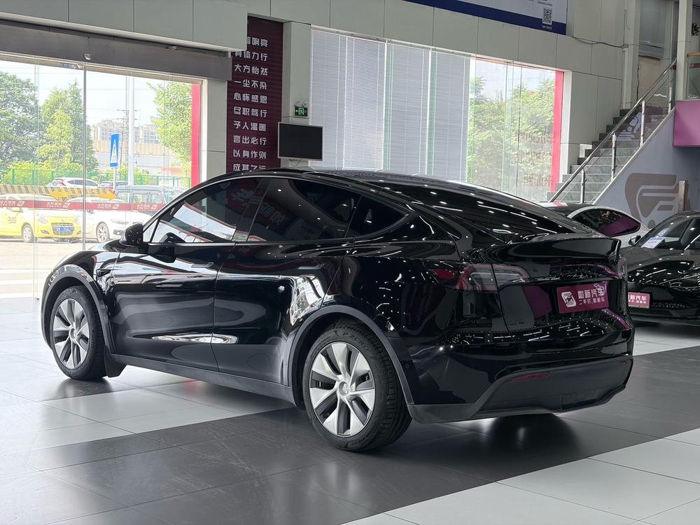 Tesla Model Y 2022 #4 Tesla Model Y 2022 car image #4