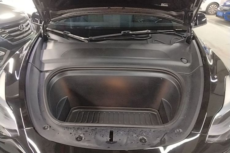 Tesla Model Y 2024 immagine di auto #24