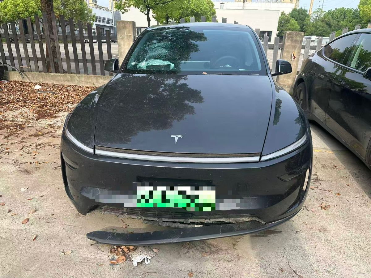 Tesla Model Y 2025 #2 Tesla Model Y 2025 car image #2