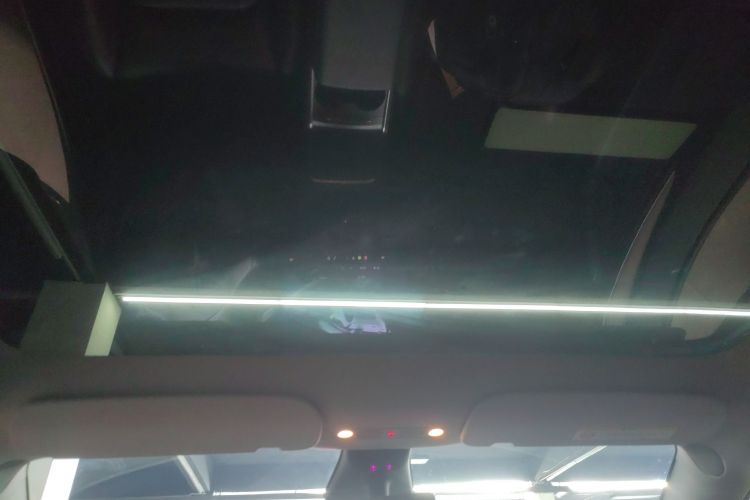 Tesla Model Y 2023 immagine di auto #18