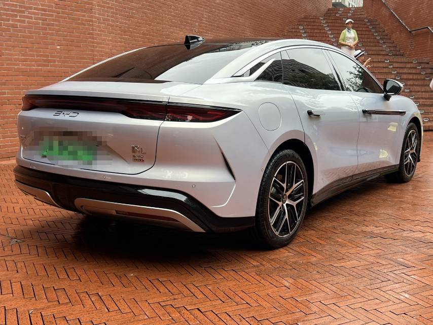 BYD HanL 2025 car image #8