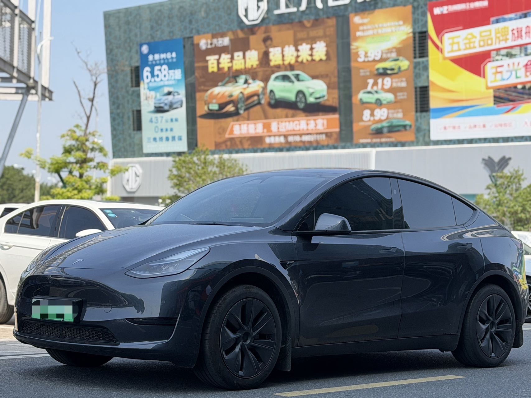 Tesla Model Y 2024 Tesla Model Y 2024 car image