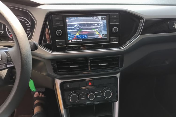 Volkswagen T-Cross 2020 #13 Volkswagen T-Cross 2020 car image #13