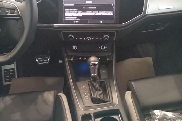 Audi Q3 2026 car image #14