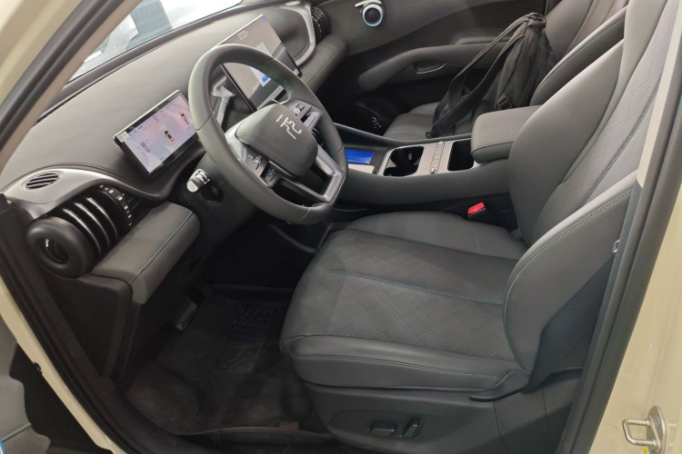 BYD Yuan Plus 2025 immagine di auto #15