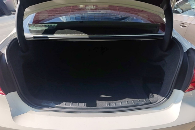 BMW 3 Series 2017 car image #19
