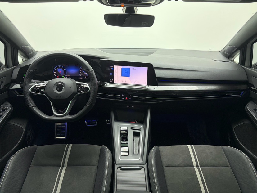 Volkswagen Golf 2023 car image #5