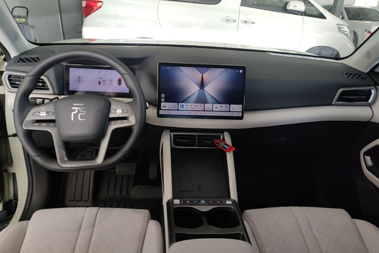 BYD YuanUP 2025 car image #10