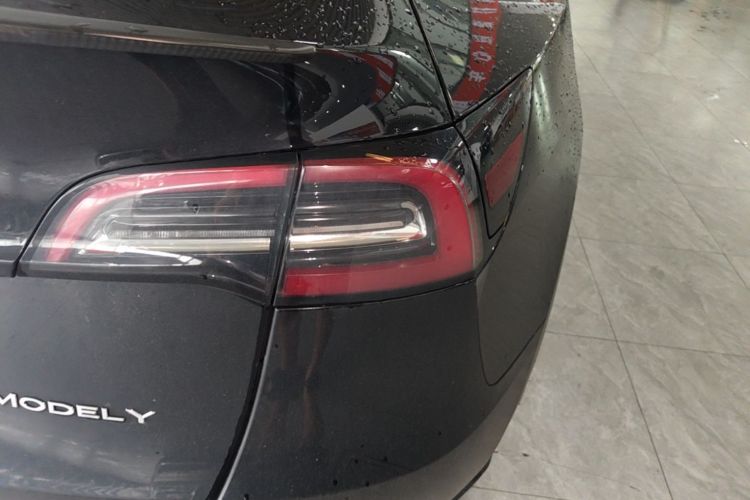 Tesla Model Y 2022 #8 Tesla Model Y 2022 car image #8