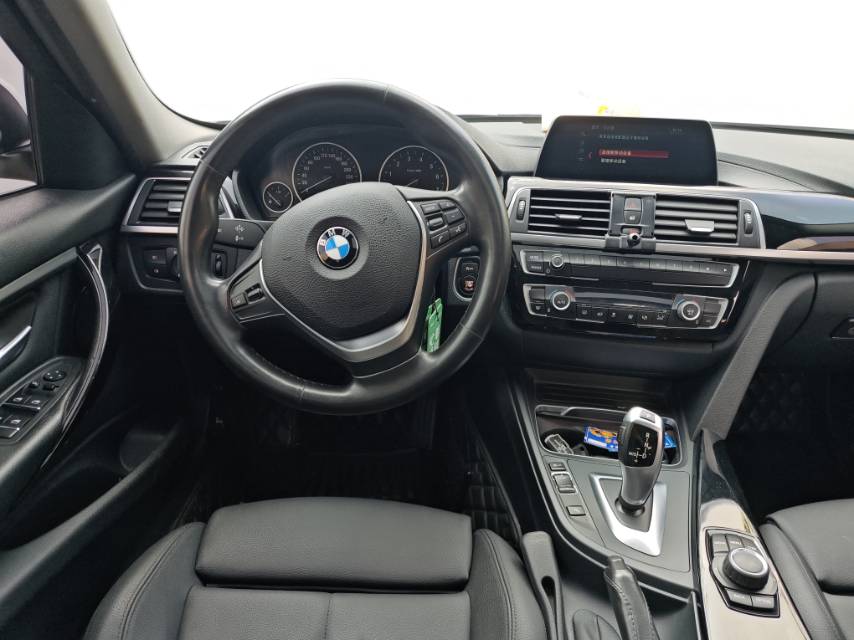 BMW 3 Series 2018 #11 BMW 3 Series 2018 car image #11